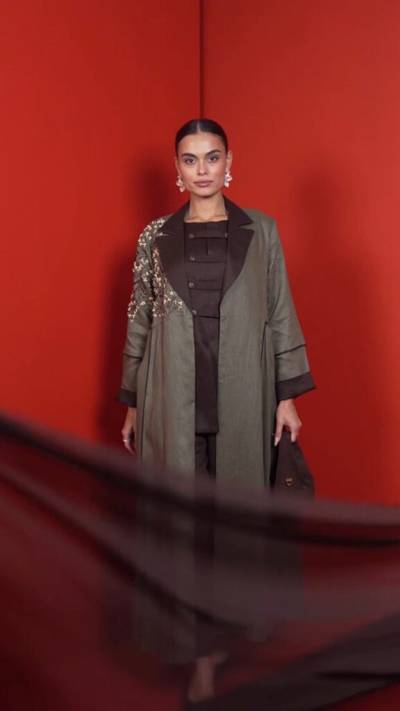 Elegant Embroidered Open Abaya & Inner Slip Set – Available in Midnight Black & Deep Earth Brown - Photo 1